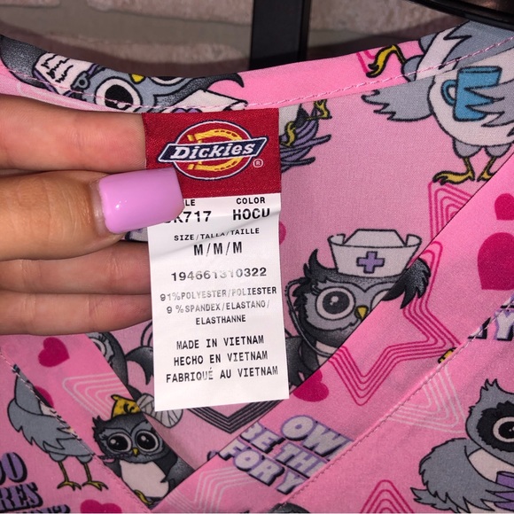 NWT Dickies Owl Print Pink short sleeve v neck scrub top - Picture 7 of 8